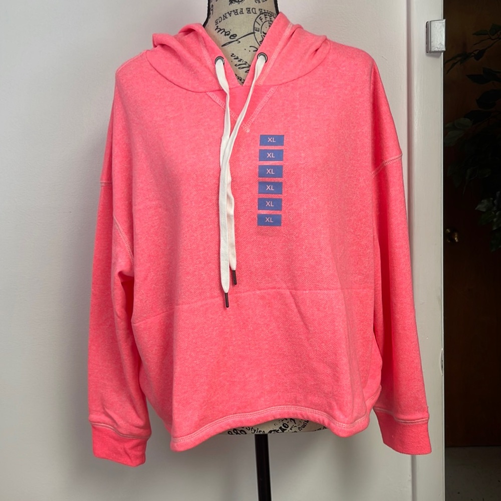 Brand new with tags Woman’s Steve Madden hooded sweatshirt. Size XL.